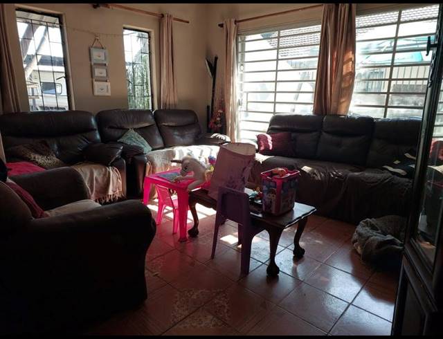 3 BEDROOM HOUSE FOR SALE IN DASPOORT ESTATE